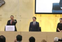 Líderes políticos asisten a la toma de protesta de Armenta