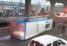 Vuelca autobús en Nuevo León; hay nueve lesionados