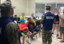 Marina rescata a 38 turistas a la deriva en Quintana Roo