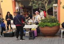 Se instalan vendedores informales en la 6 Oriente