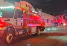 Sofocan incendio en fábrica abandonada en Barrio del Tamborcito