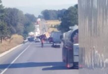 Cierran la Amozoc-Perote por choque de dos tráileres