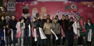 Familias poblanas disfrutan del Desfile de Reyes Magos