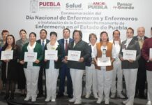 Salud reconoce a 15 enfermeras y enfermeros de Puebla