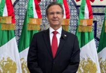 Esteban Moctezuma continúa como embajador de México en EU