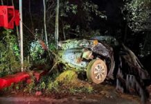 Familia cae a barranco en Teziutlán; los trasladan a hospital
