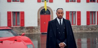 Así luce Lewis Hamilton la indumentaria de Ferrari