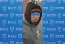 Acusado de quemar a mujer en metro de Nueva York se declara inocente