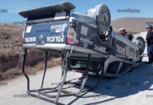 Vuelca patrulla de policía durante persecución en Oriental