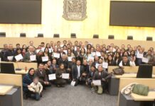 Reconocen en Congreso a ciudadanas y ciudadanos por su labor social