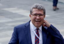 Ricardo Monreal garantiza protección a dinero de Infonavit