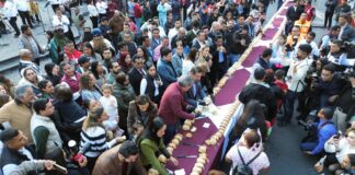 Armenta y Pepe Chedraui parten Rosca Monumental en el Zócalo
