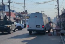 Abandonan cadáver frente a bares en San Jerónimo Caleras