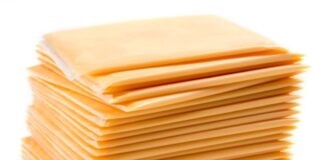 Profeco detecta inconsistencias en imitaciones de queso americano