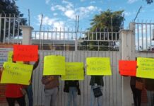 Protestan padres de familia en la primaria Gabino Barreda