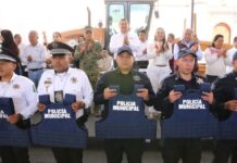 Armenta entrega vehículos y equipamiento a policía de Cholula