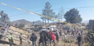 Vuelca camión en la San Hipólito-Xalapa