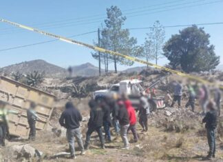 Vuelca camión en la San Hipólito-Xalapa