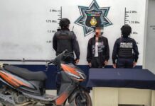 Detienen en Atlixco a tres sujetos por robo de motocicletas