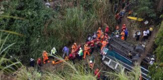 Caída de autobús en puente deja 51 fallecidos en Guatemala
