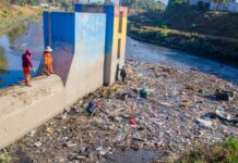 Realizan limpieza en vasos reguladores “Puente Negro” y “El Santuario”