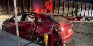 Vehículo es impactado por tren en boulevard Esteban de Antuñano