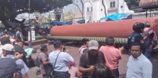 Muere maestra en plantón del CNTE tras desplome de estructura