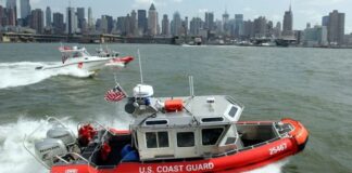 Helicóptero se desploma en río de Nueva York; mueren pasajeros