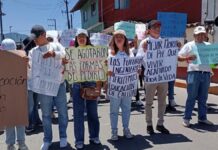 Marchan alumnos del ITSSNP; acusan hostigamiento y nepotismo