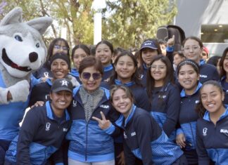 BUAP entrega más de 600 uniformes a deportistas
