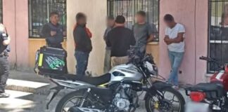 Roban motocicleta en Coronango y la hallan en taller mecánico