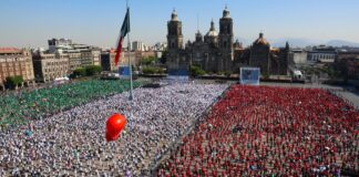 Sheinbaum realiza Clase Nacional de Boxeo en el Zócalo