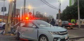 Choque bulevar Atlixco deja una mujer herida