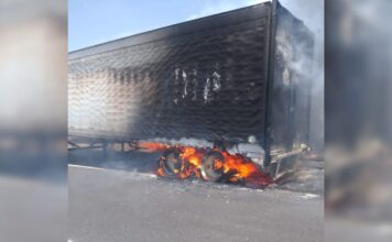 Incendio de tráiler causa cierre en la Puebla-Orizaba