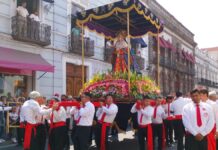 Realizan Procesión de Viernes Santo en Puebla