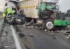 Tráiler choca con camión en la Puebla-Orizaba; hay un muerto