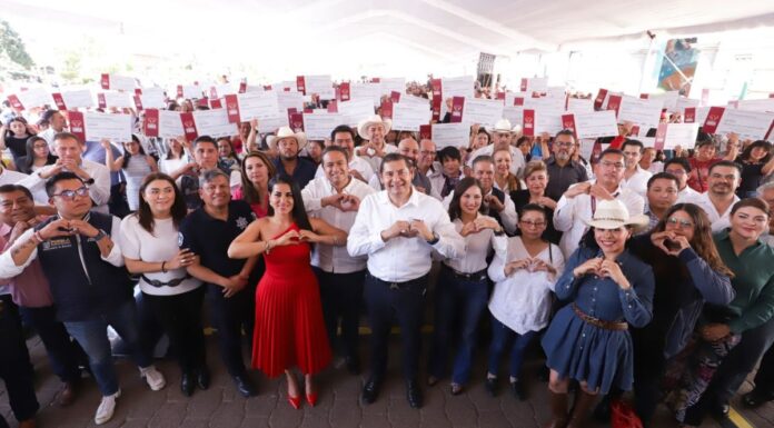 Armenta entrega 99 certificados de Obra Comunitaria en Chignahuapan