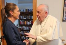 Sheinbaum lamenta muerte del papa Francisco