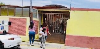 Niños se habrían intoxicado por fumigación en primaria de Atlixco