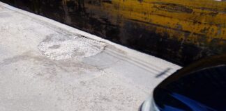 Baches en laterales del bulevar Xonacatepec ponen en alerta a poblanos