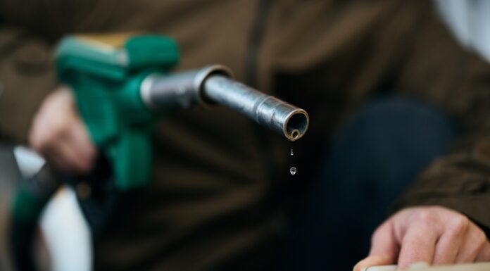 Renovarán acuerdo para mantener gasolina magna debajo de 24 pesos