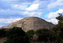 Permiten nuevamente subir a la Pirámide de la Luna en Teotihuacan