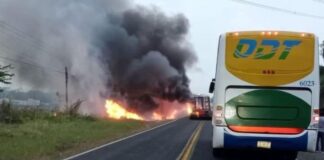 Choque causa incendio en la México-Tuxpan