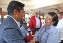 Omar Muñoz reconoce labor de docentes