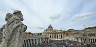Papa León XIV inicia pontificado con misa en plaza de San Pedro