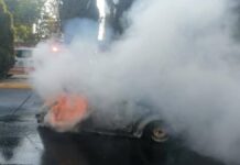 Se incendia vehículo en Avenida Tecnológico