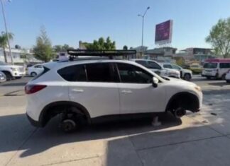 Roban llantas de camioneta en boulevard Forjadores