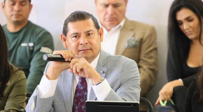 Armenta pide retomar investigaciones por hoyo financiero de Banco Accendo