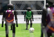 China organiza torneo de fútbol con robots humanoides