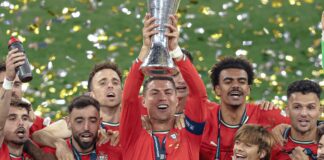 Cristiano Ronaldo llora al levantar su tercer título con Portugal